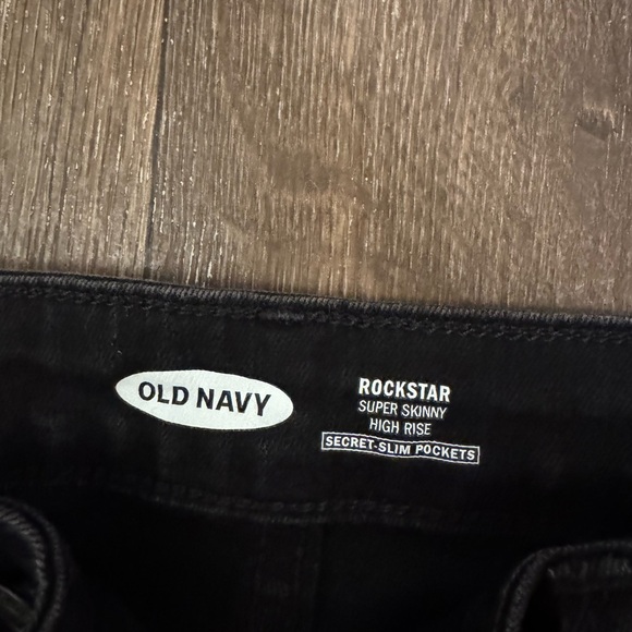 Old Navy Woman's Black Super Skinny High Rise
Size 10 Jeans - Picture 2 of 4